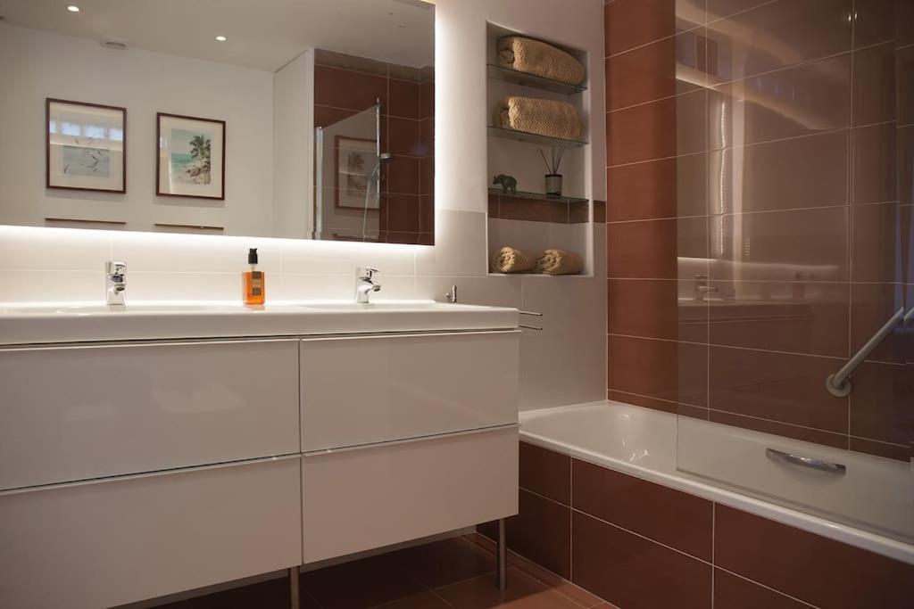 شقة Superb Townhouse In Golden Mile ماربيا المظهر الخارجي الصورة